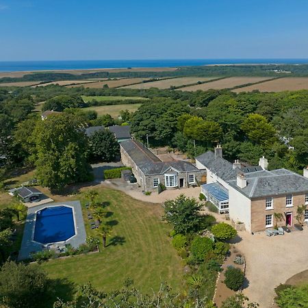 Red River Stables - Peaceful, Beautiful Grounds, Swimming Pool, Central Location For West Cornwall Camborne Esterno foto