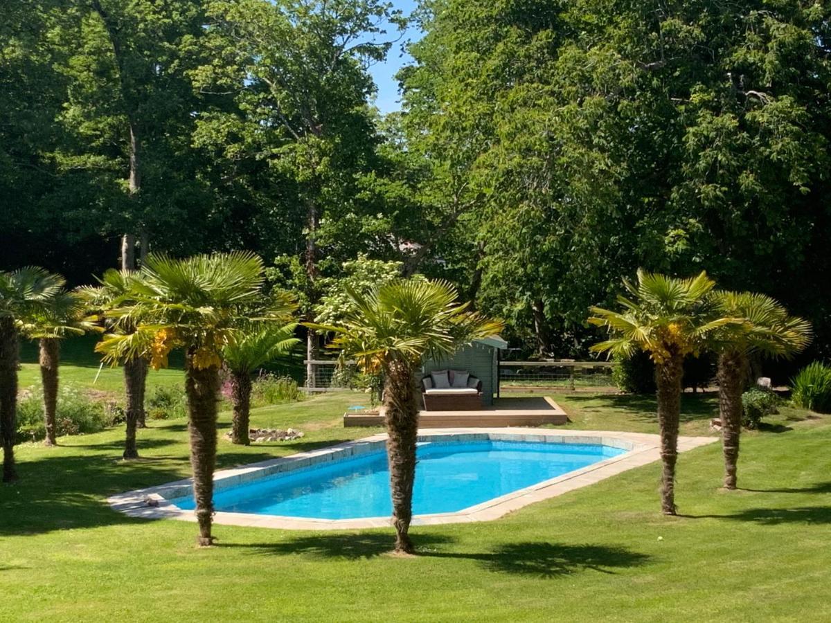 Red River Stables - Peaceful, Beautiful Grounds, Swimming Pool, Central Location For West Cornwall Camborne Esterno foto