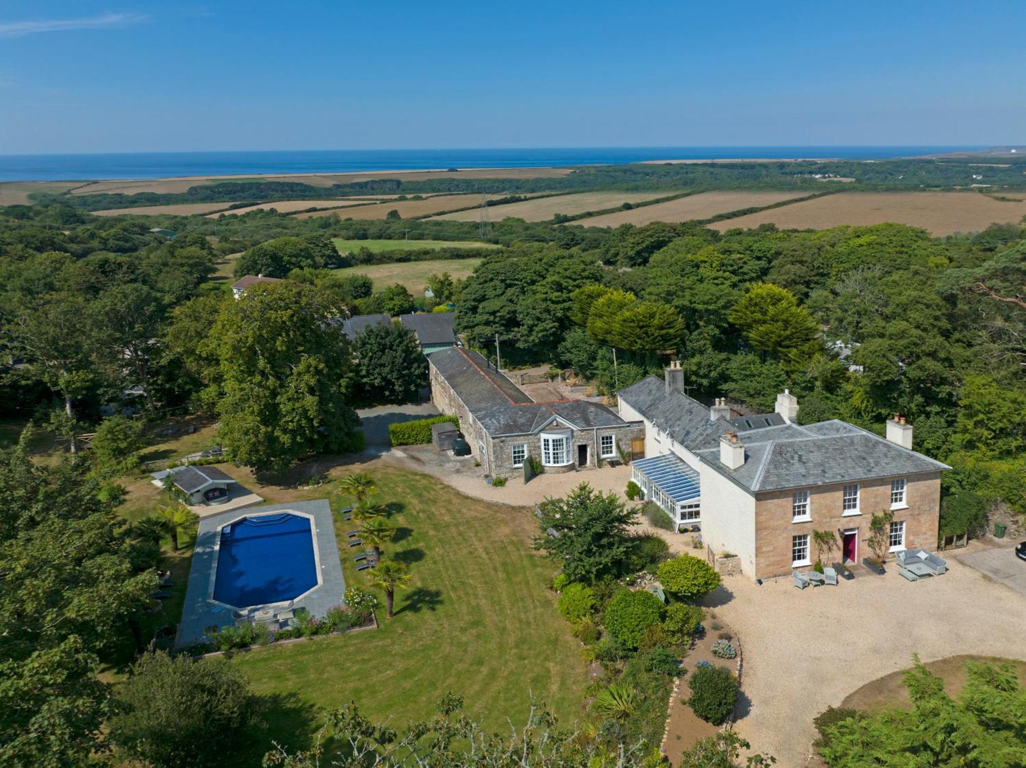 Red River Stables - Peaceful, Beautiful Grounds, Swimming Pool, Central Location For West Cornwall Camborne Esterno foto