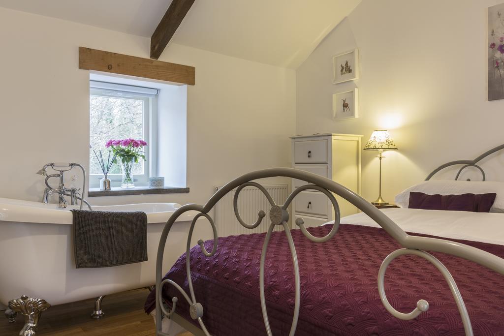 Red River Stables - Peaceful, Beautiful Grounds, Swimming Pool, Central Location For West Cornwall Camborne Esterno foto